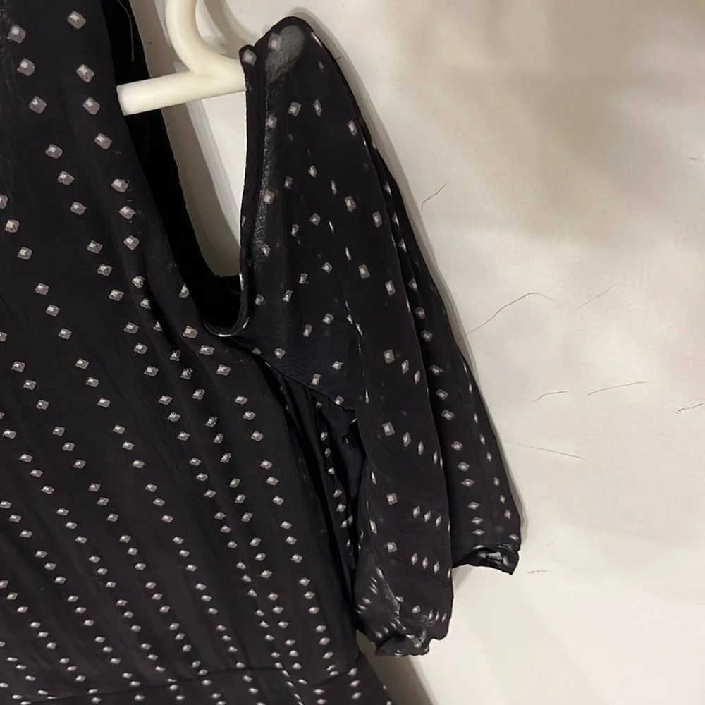 Love Generation Dress with Off Shoulder Sleeeve - Picture 5 of 5